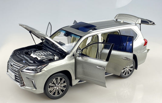 Die Cast Lexus 570 | 1:32 Scale (Silver)