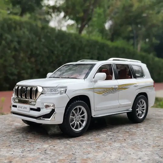 Die Cast Prado Land Cruiser | 1:24 Scale (White)