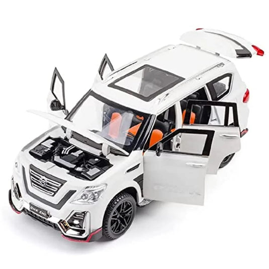 Die Cast Nissan Patrol | 1:24 Scale (White)