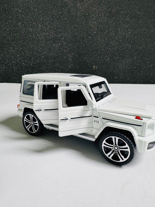 Die Cast Mercedes AMG G63 | 1:32 Scale (White)