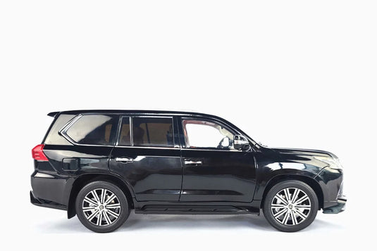 Die Cast Lexus 570 | 1:32 Scale (Black)